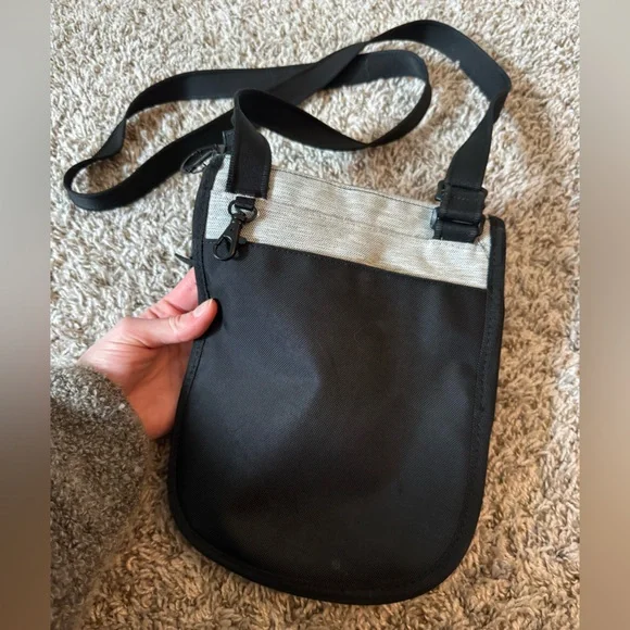 Sherpani Grey and Black Crossbody Travel Purse - Picture 3 of 5